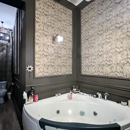 Apartment Charming In The Heart Of *